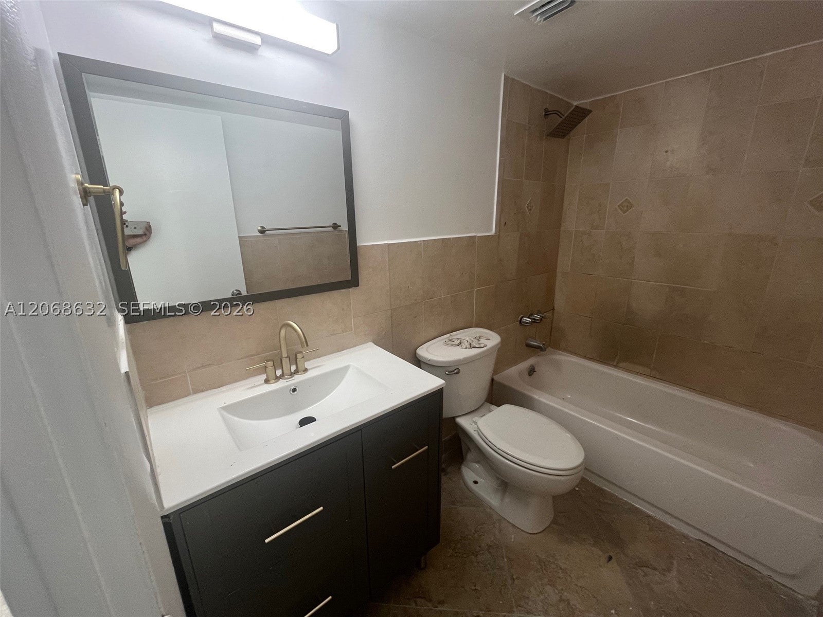 498 NW 165th St D-501