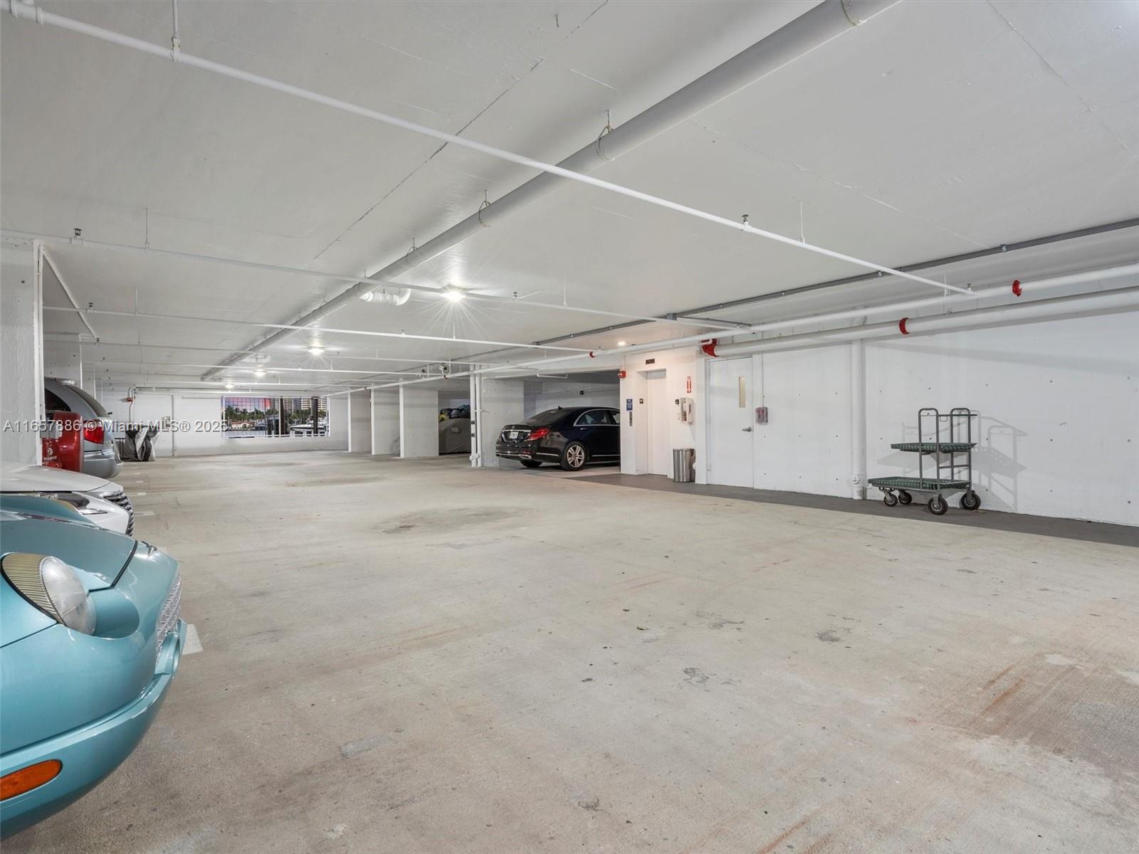 LE NAUTIQUE AT HAULOVER I - Residential