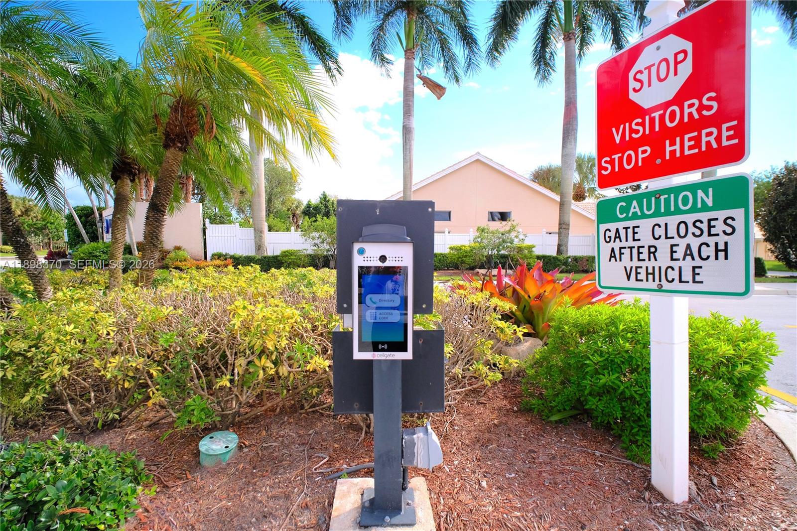 HAMPTON LAKES - Residential