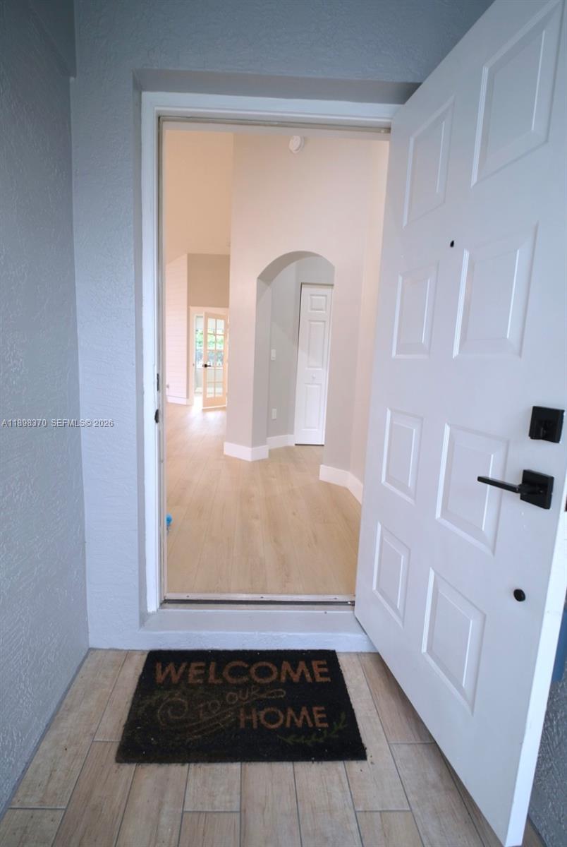 HAMPTON LAKES - Residential