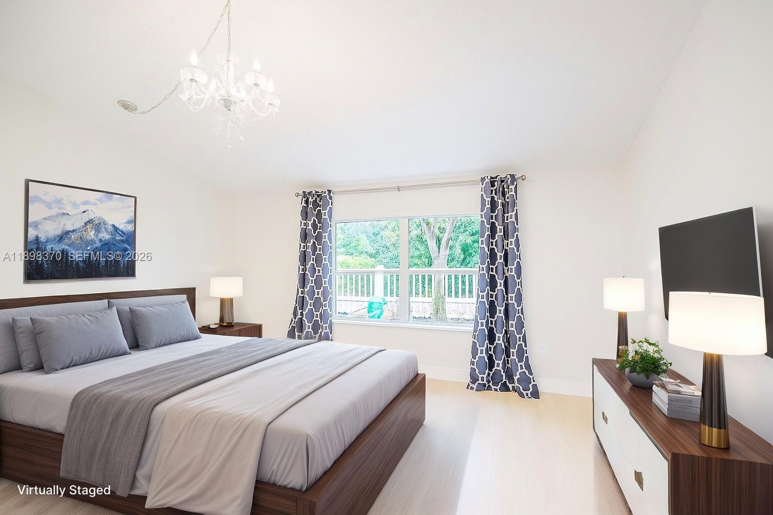 HAMPTON LAKES - Residential