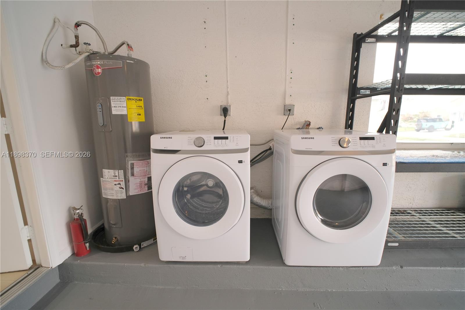 HAMPTON LAKES - Residential