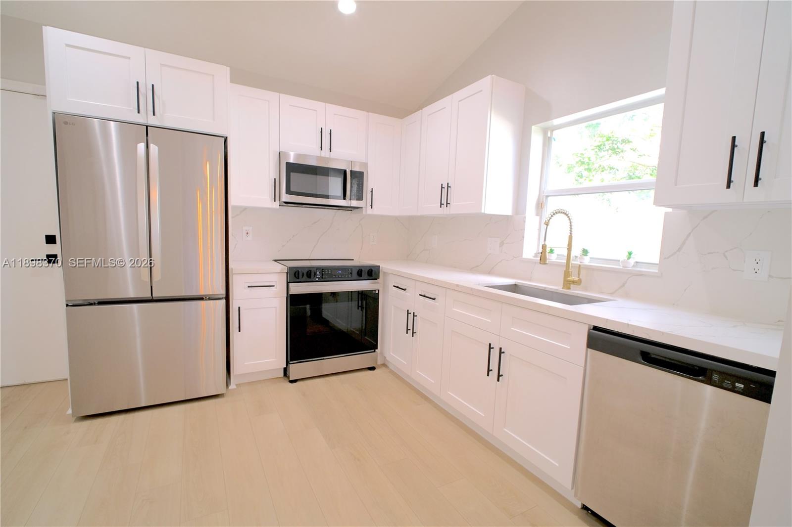 13026 Hampton Lakes Cir