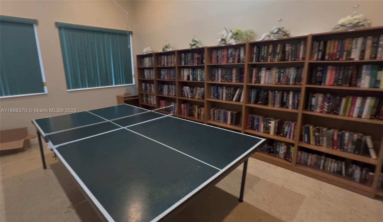 HAMPTON LAKES - Residential