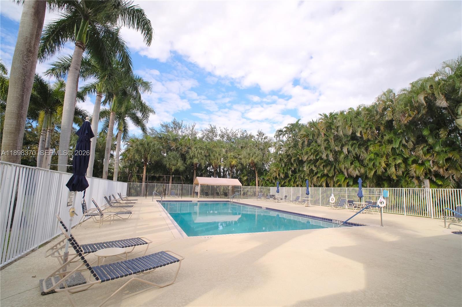 HAMPTON LAKES - Residential