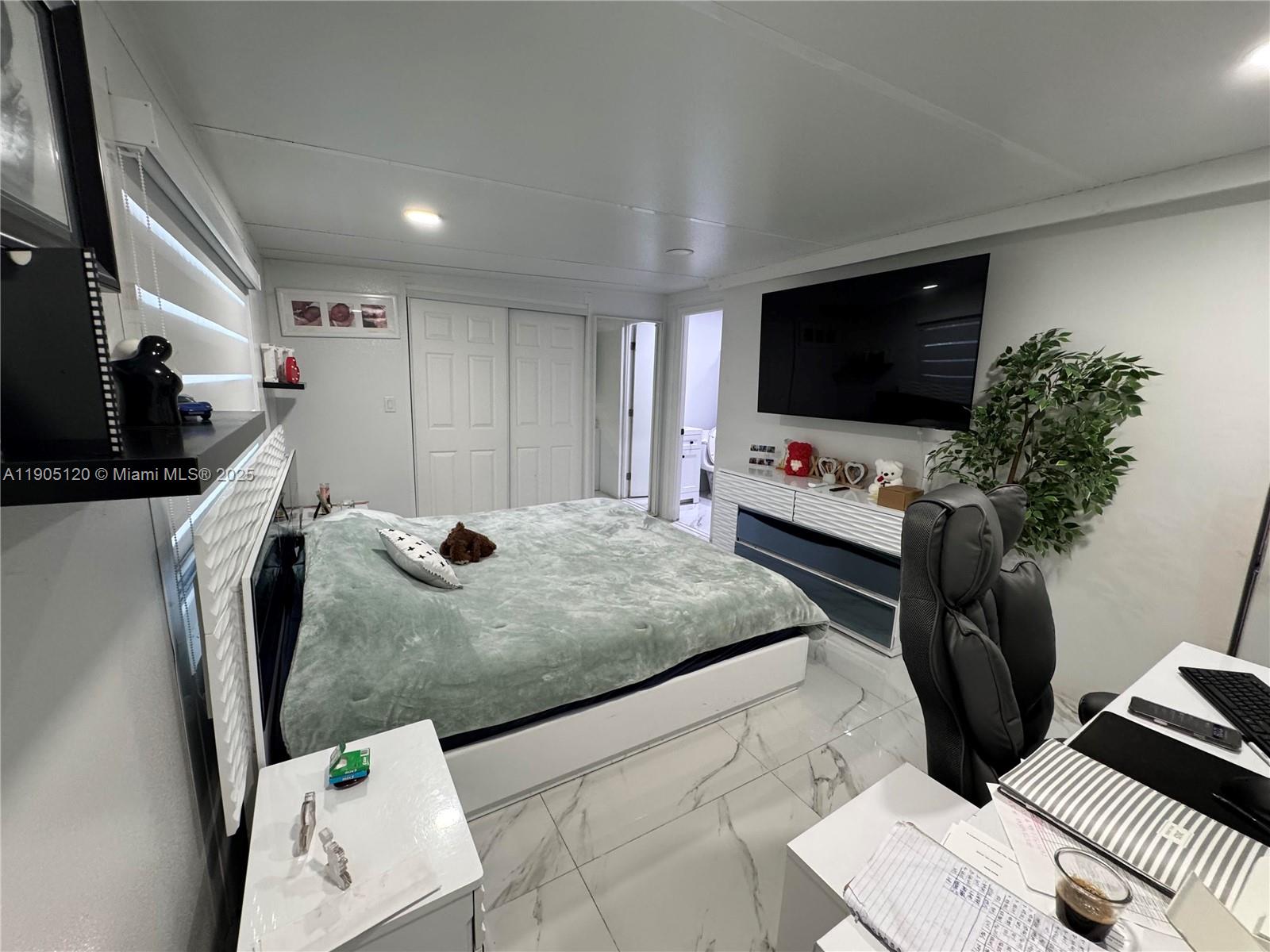 HIALEAH 13TH ADDN AMD PL - Residential Lease