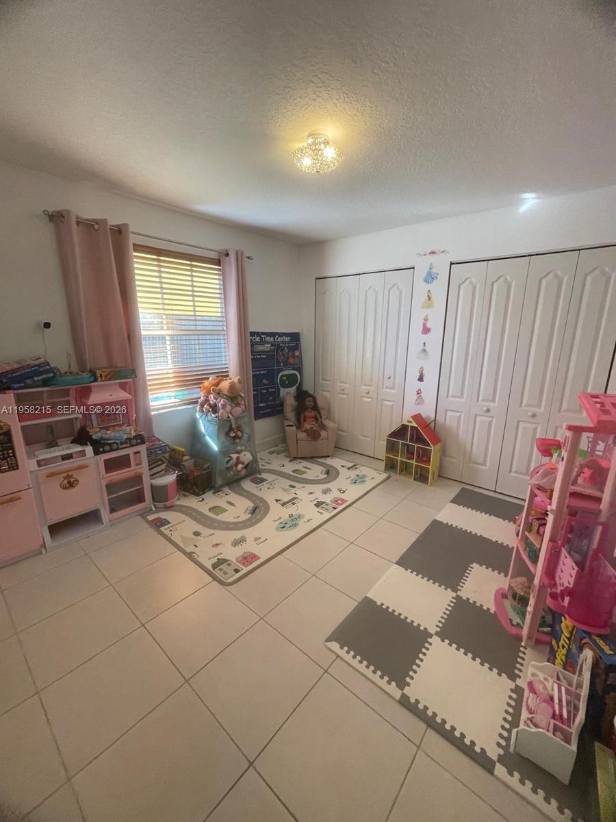 PARK LAKES BY THE MEADOWS - Residential