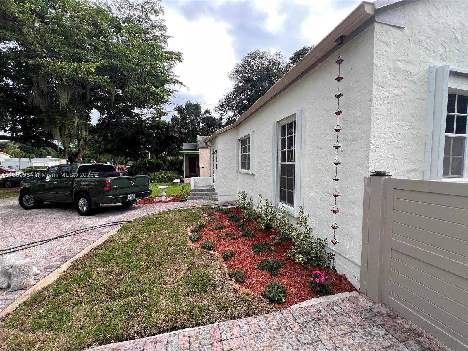 CAMBRIDGE LAWNS - Residential