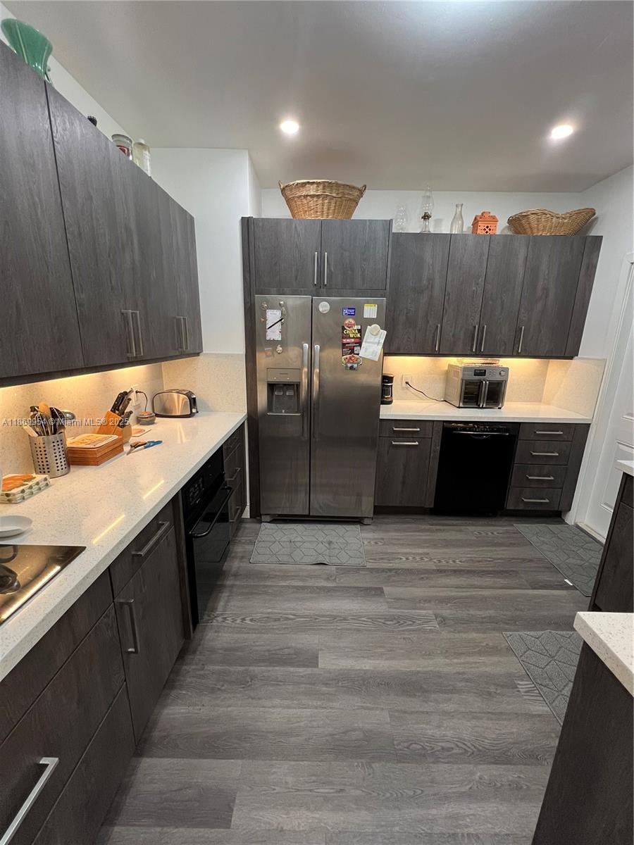 CAMBRIDGE LAWNS - Residential