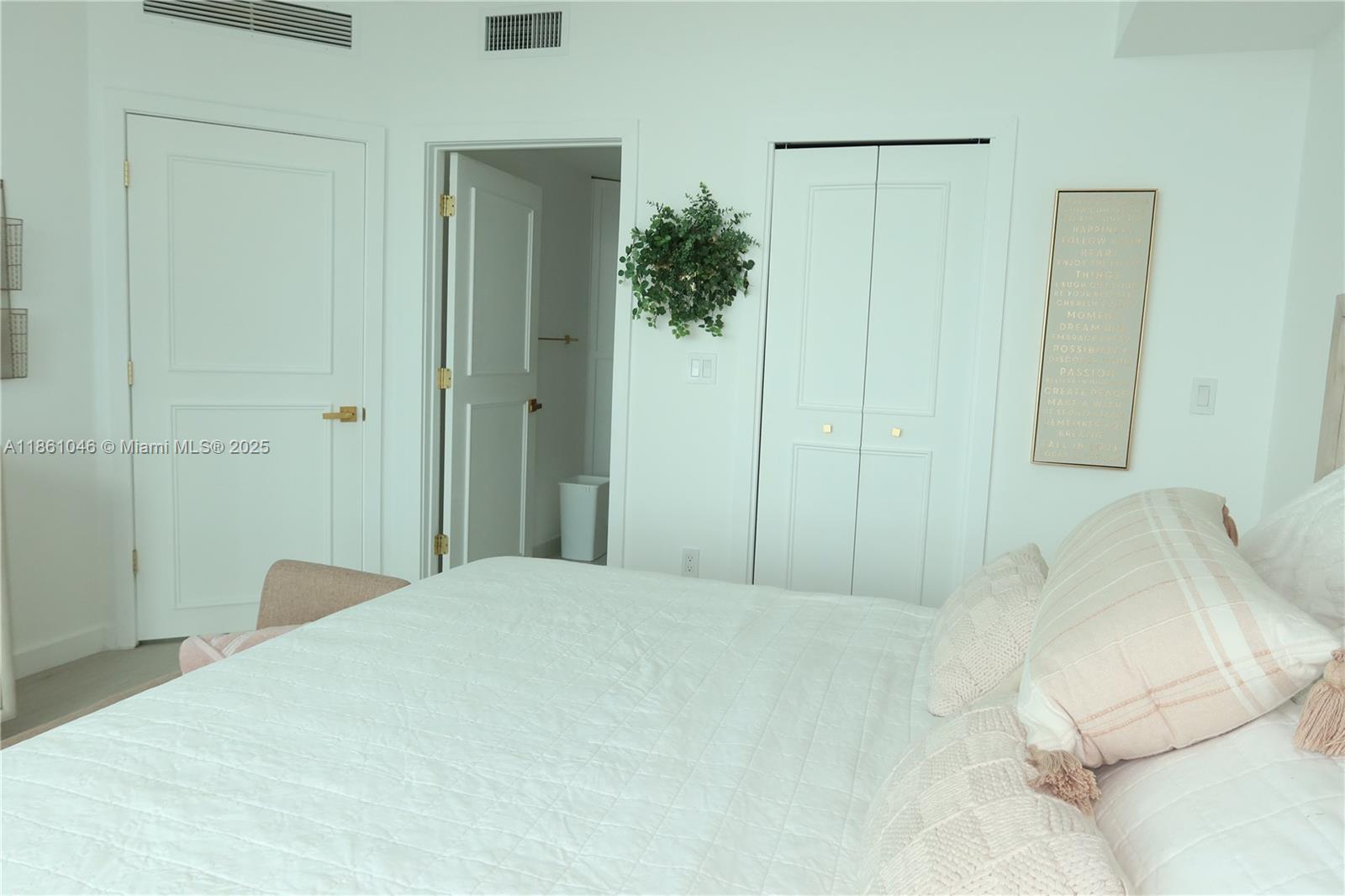 500 BRICKELL EAST CONDO - Residential Lease