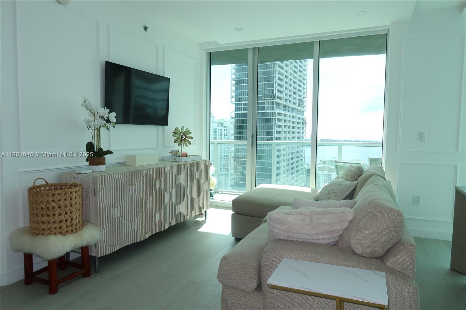 500 BRICKELL EAST CONDO - Residential Lease