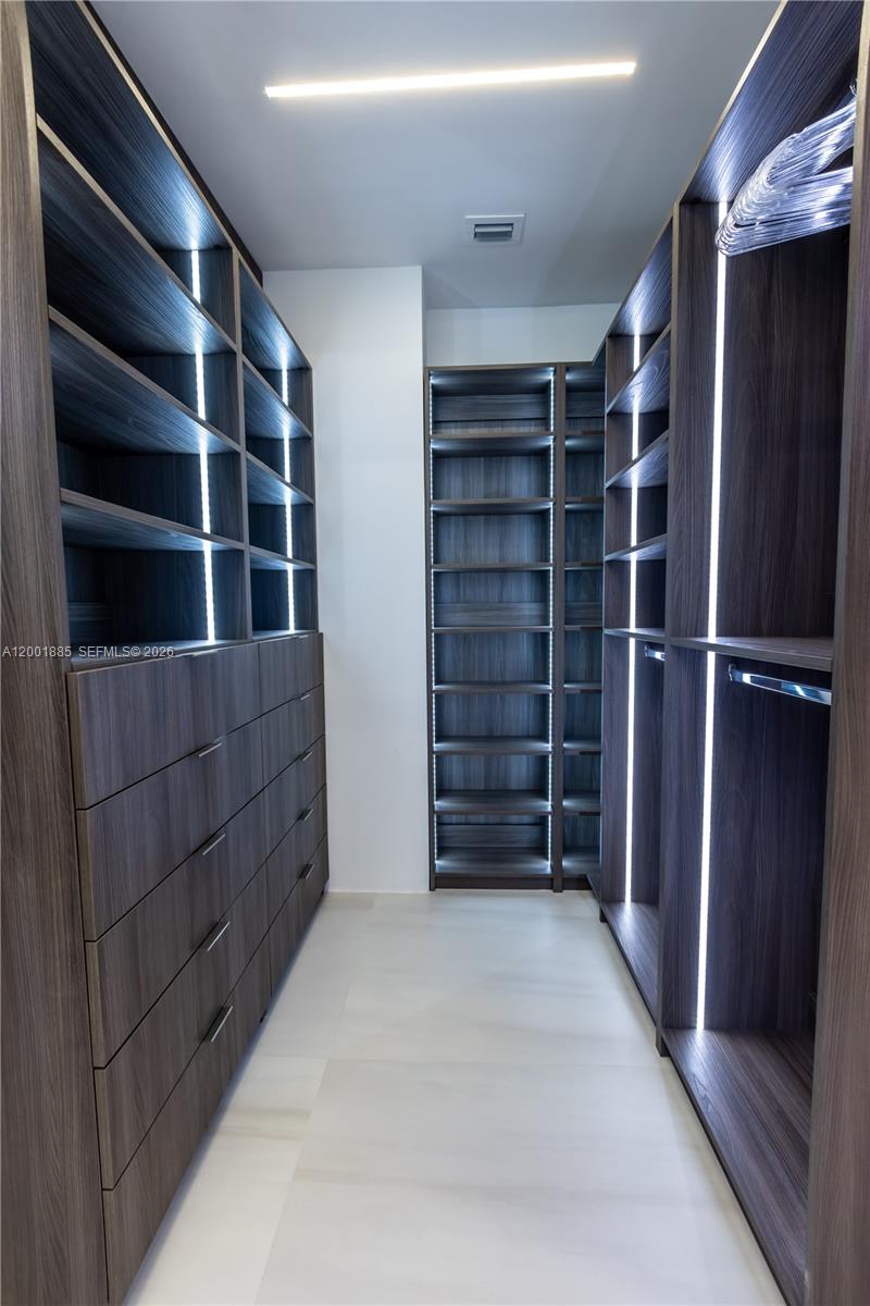 MYSTIC POINTE CONDO NO ON - Residential Lease