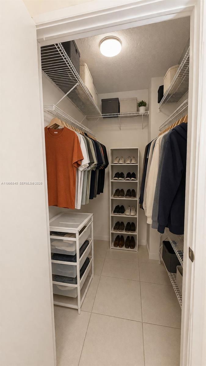 WINSTON TOWERS 700 CONDO - Residential