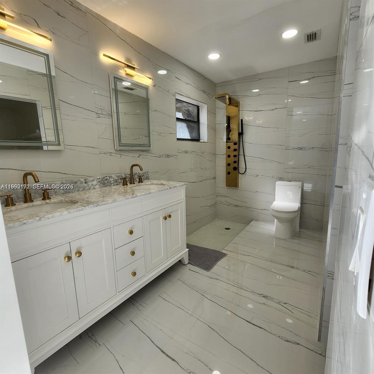 SANDALFOOT COVE SEC 12 - Residential