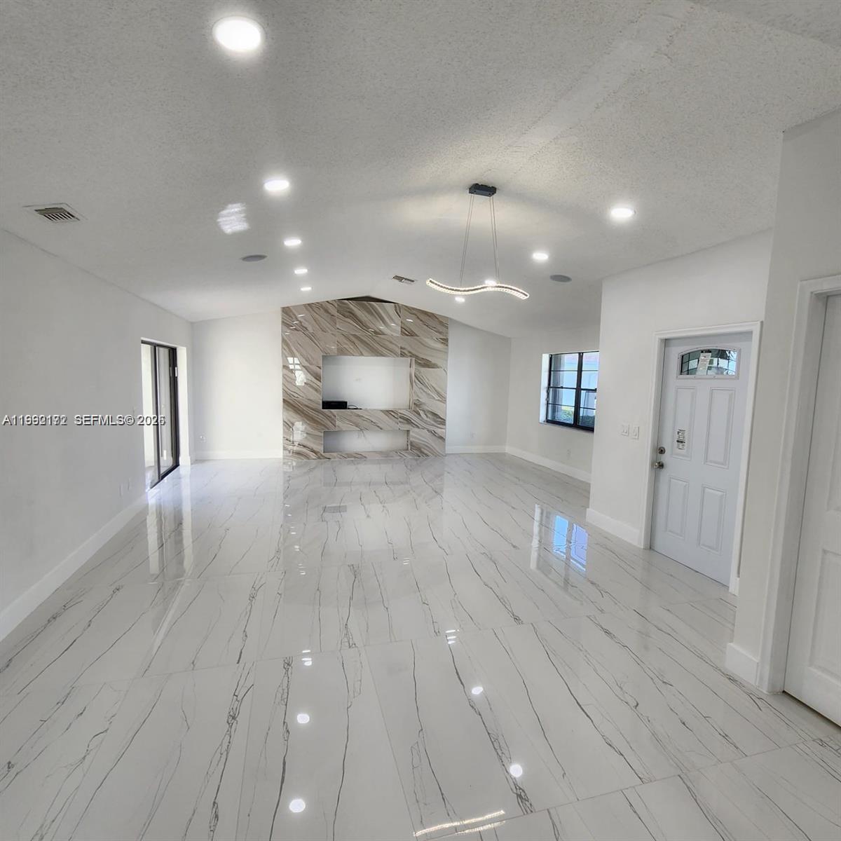 SANDALFOOT COVE SEC 12 - Residential