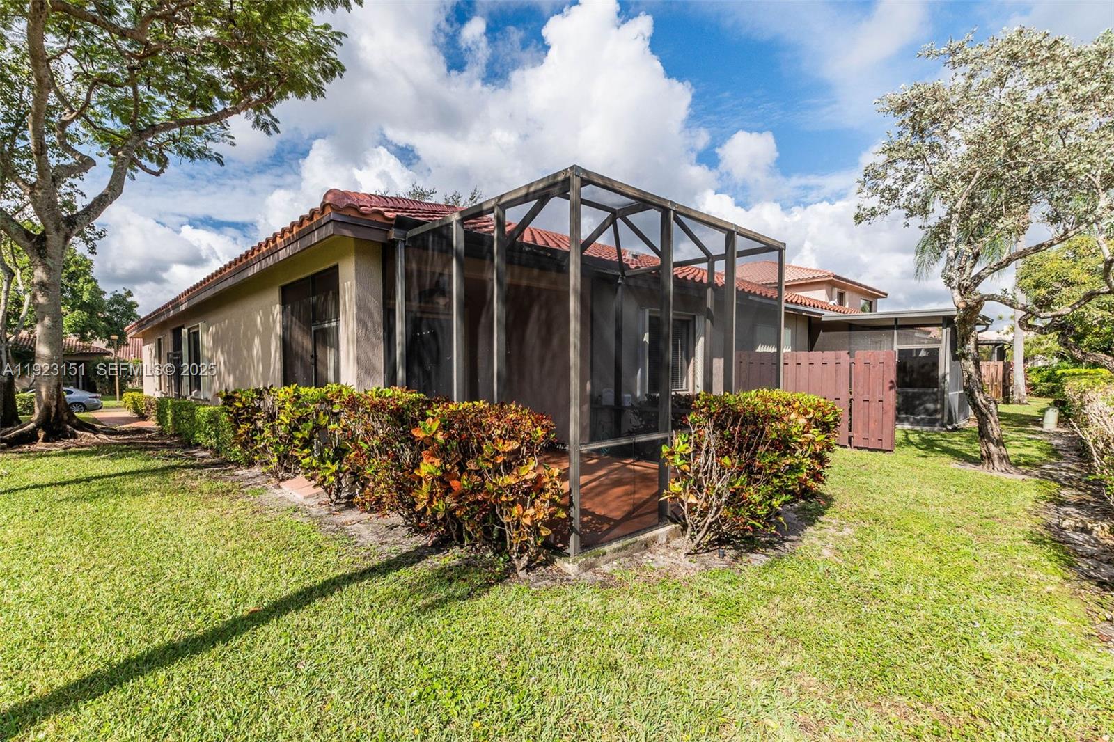 S & R OF INVERRARY PAR F - Residential