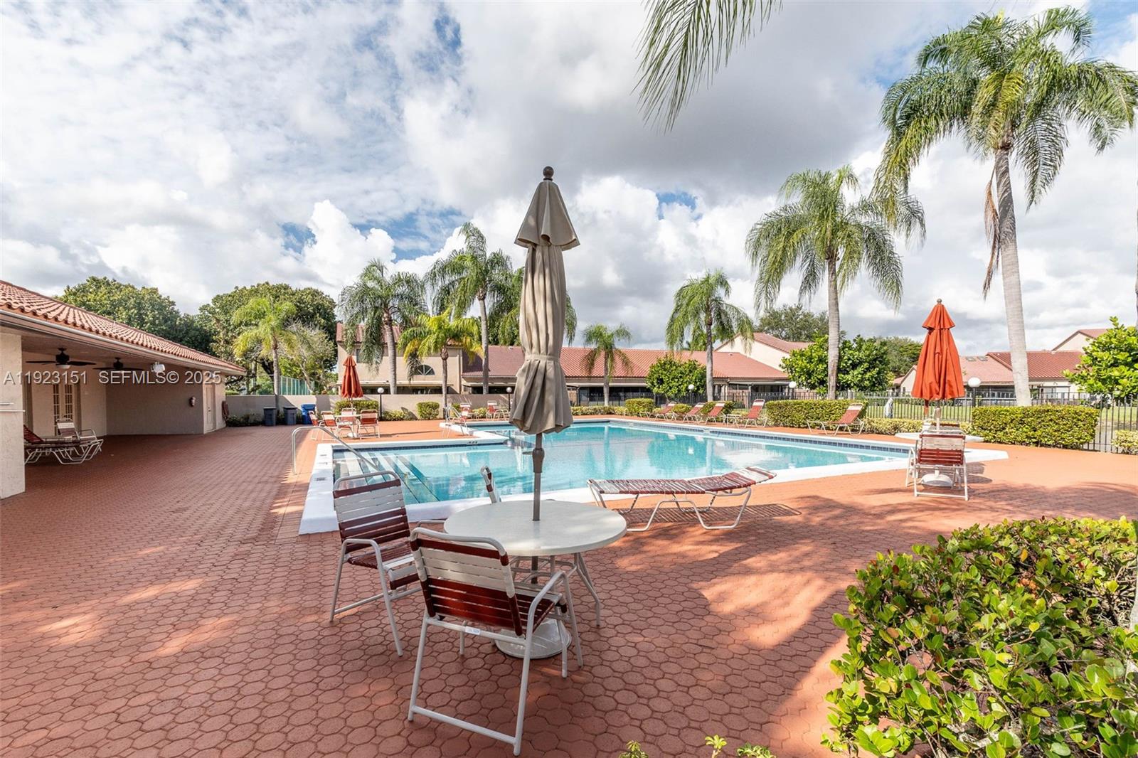 S & R OF INVERRARY PAR F - Residential