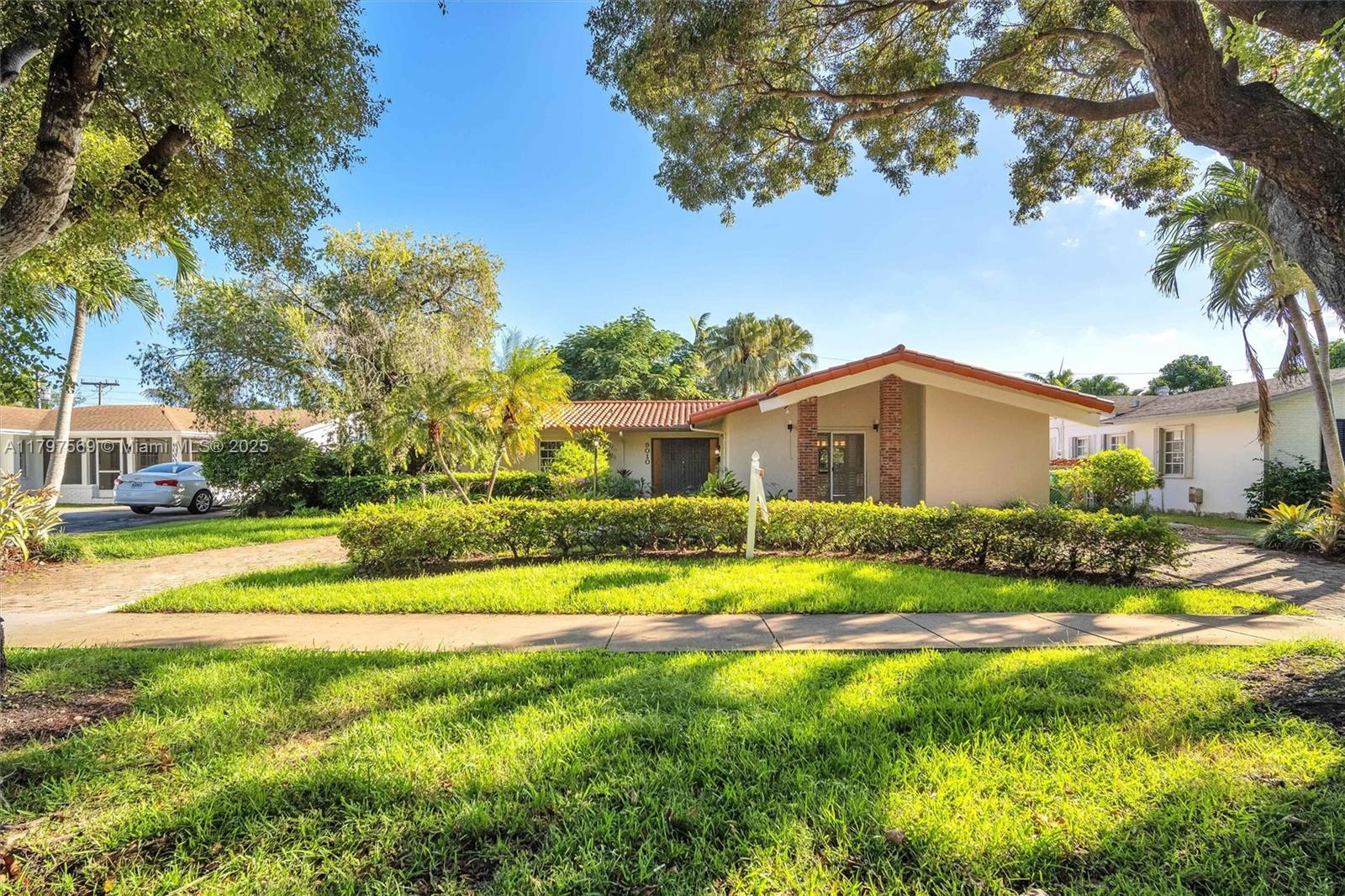 9010 Sw 187th Ter, Cutler Bay, Miami-Dade County, Florida - 4 Bedrooms  
2 Bathrooms - 