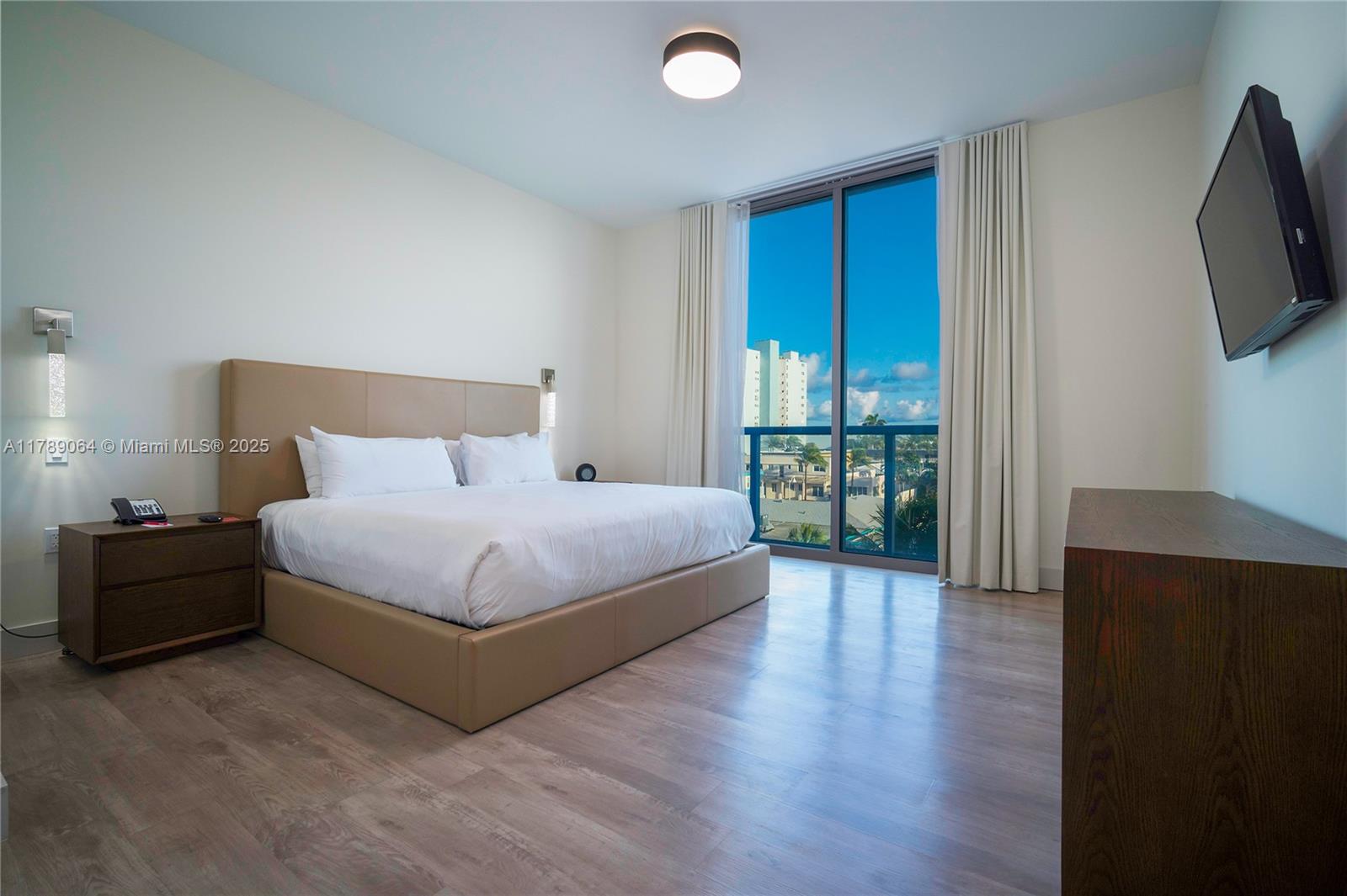 COSTA HOLLYWOOD CONDO - Residential