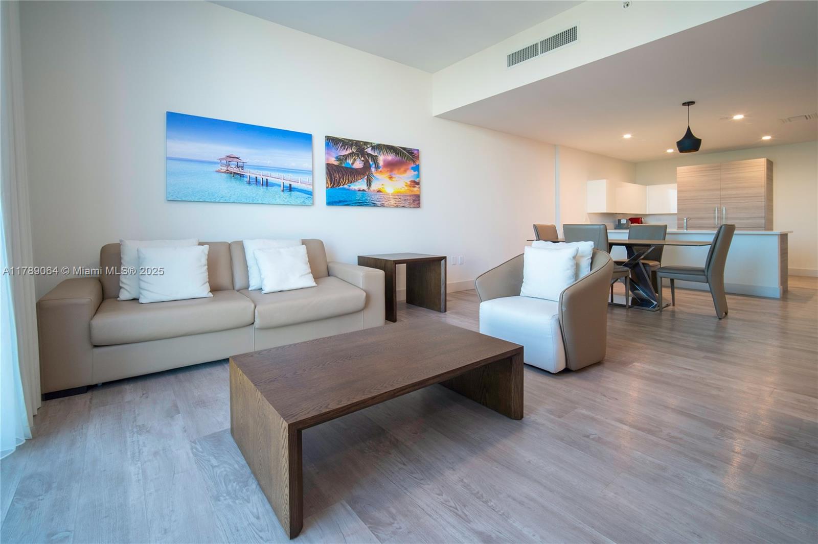 COSTA HOLLYWOOD CONDO - Residential