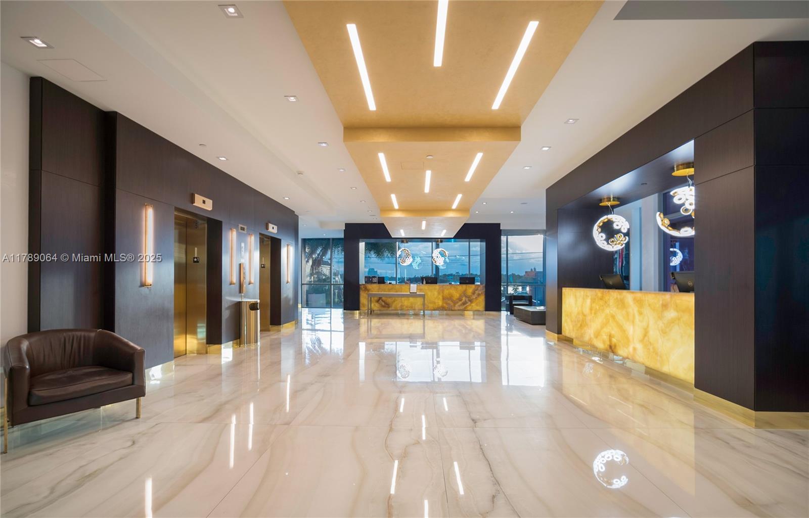 COSTA HOLLYWOOD CONDO - Residential