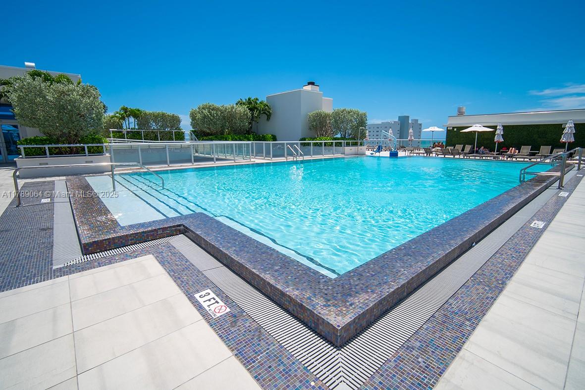 COSTA HOLLYWOOD CONDO - Residential