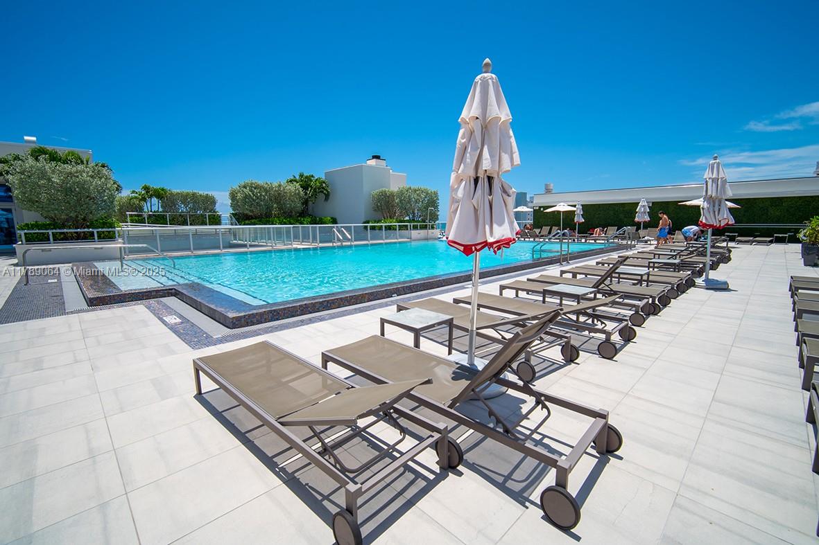 COSTA HOLLYWOOD CONDO - Residential