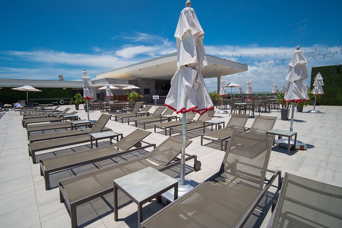 COSTA HOLLYWOOD CONDO - Residential
