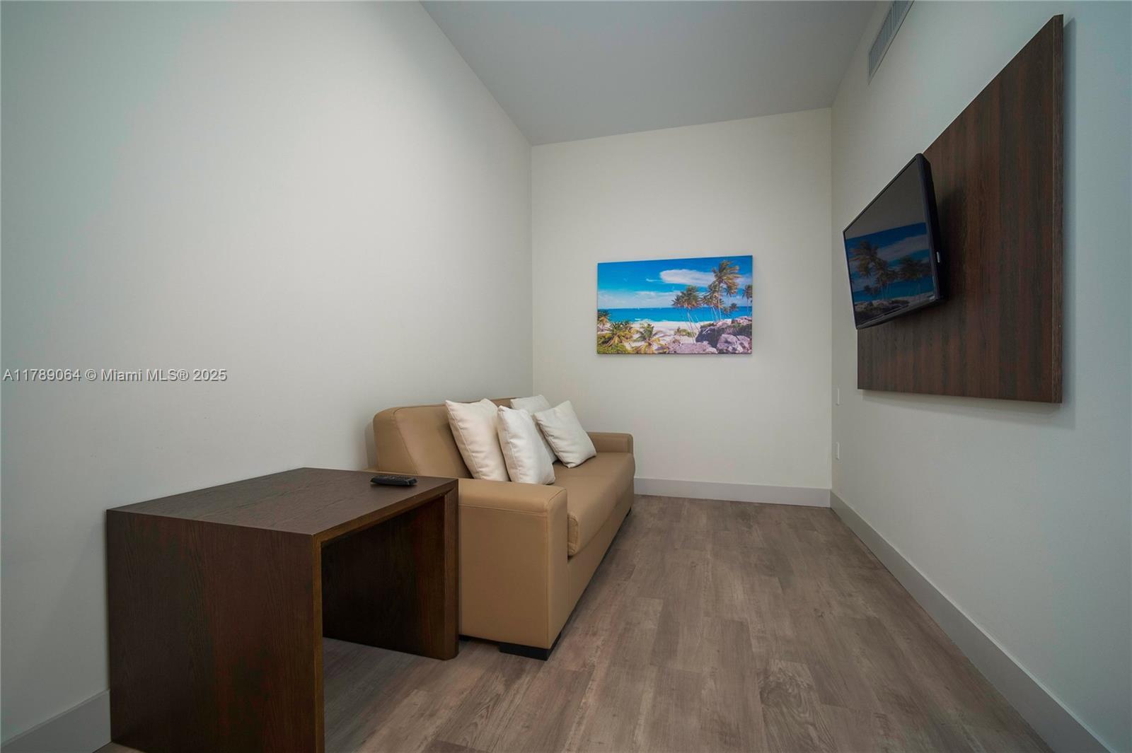 COSTA HOLLYWOOD CONDO - Residential