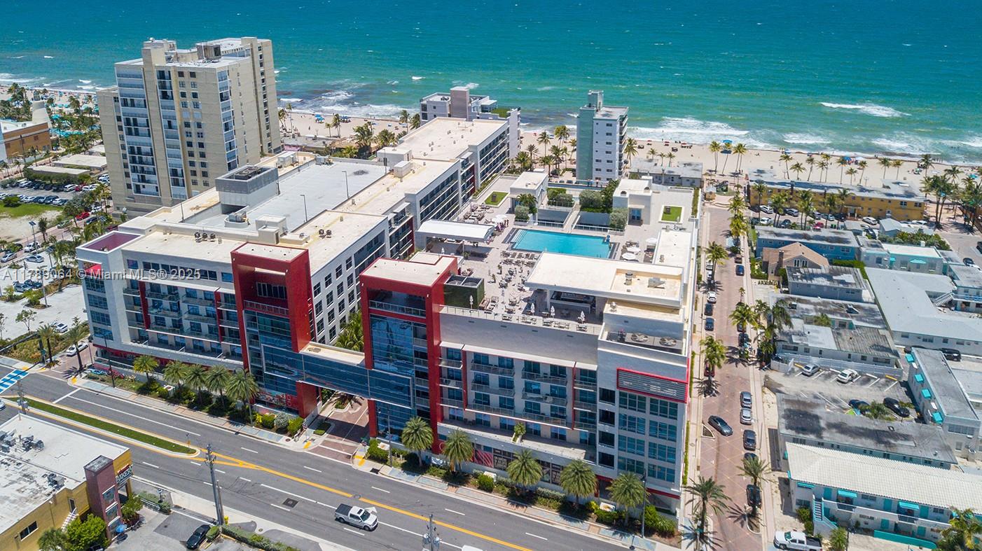COSTA HOLLYWOOD CONDO - Residential