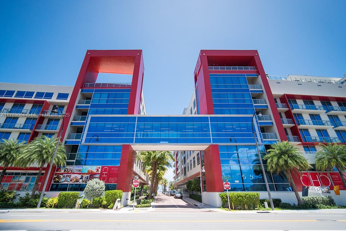 COSTA HOLLYWOOD CONDO - Residential