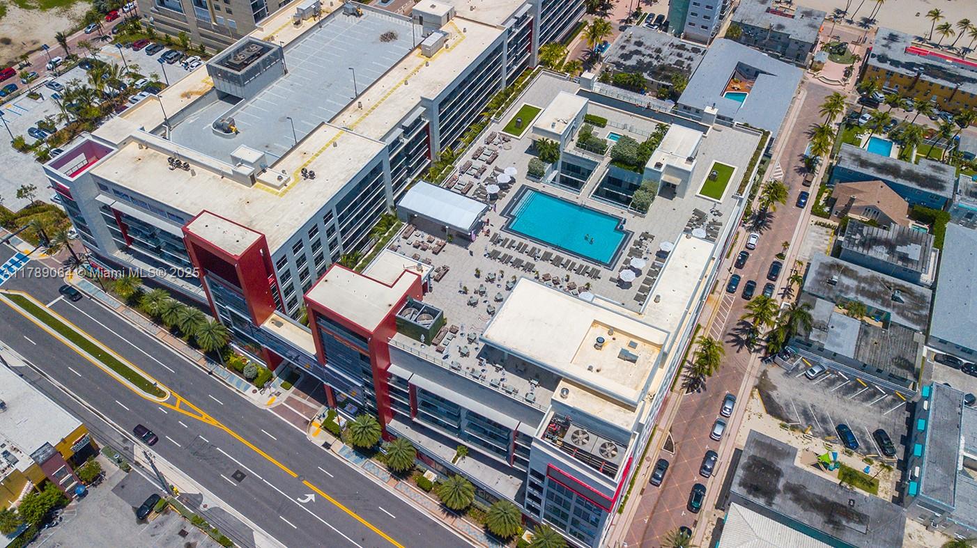 COSTA HOLLYWOOD CONDO - Residential
