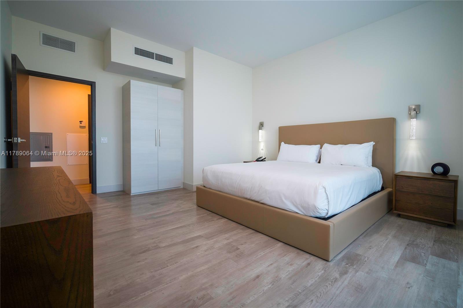 COSTA HOLLYWOOD CONDO - Residential