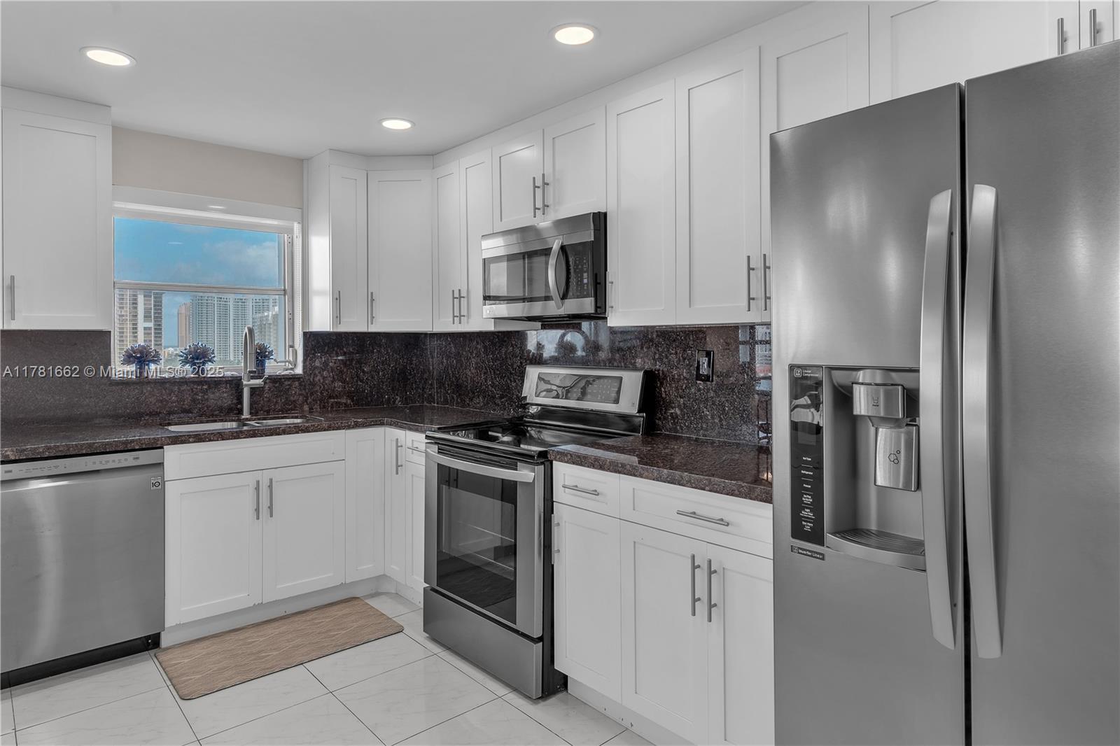 COMMODORE PLAZA CONDO - Residential