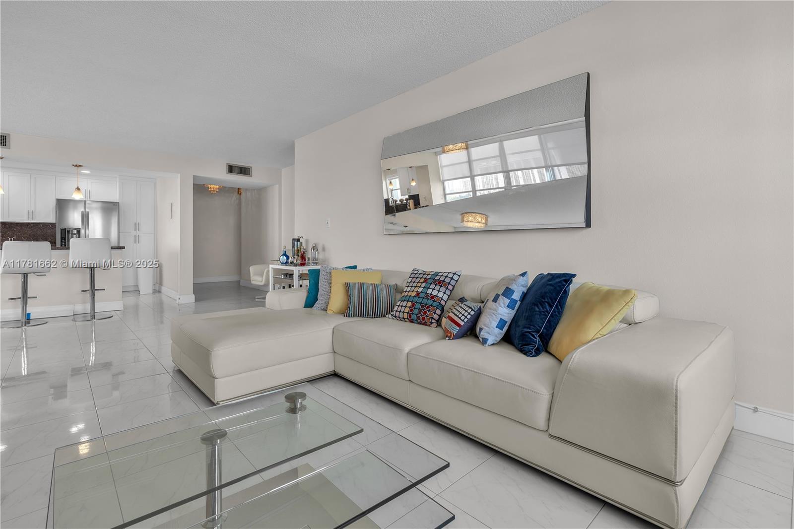 COMMODORE PLAZA CONDO - Residential