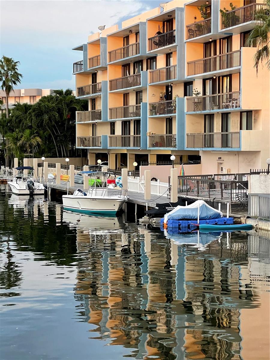 BYRON MARINA CONDO - Residential