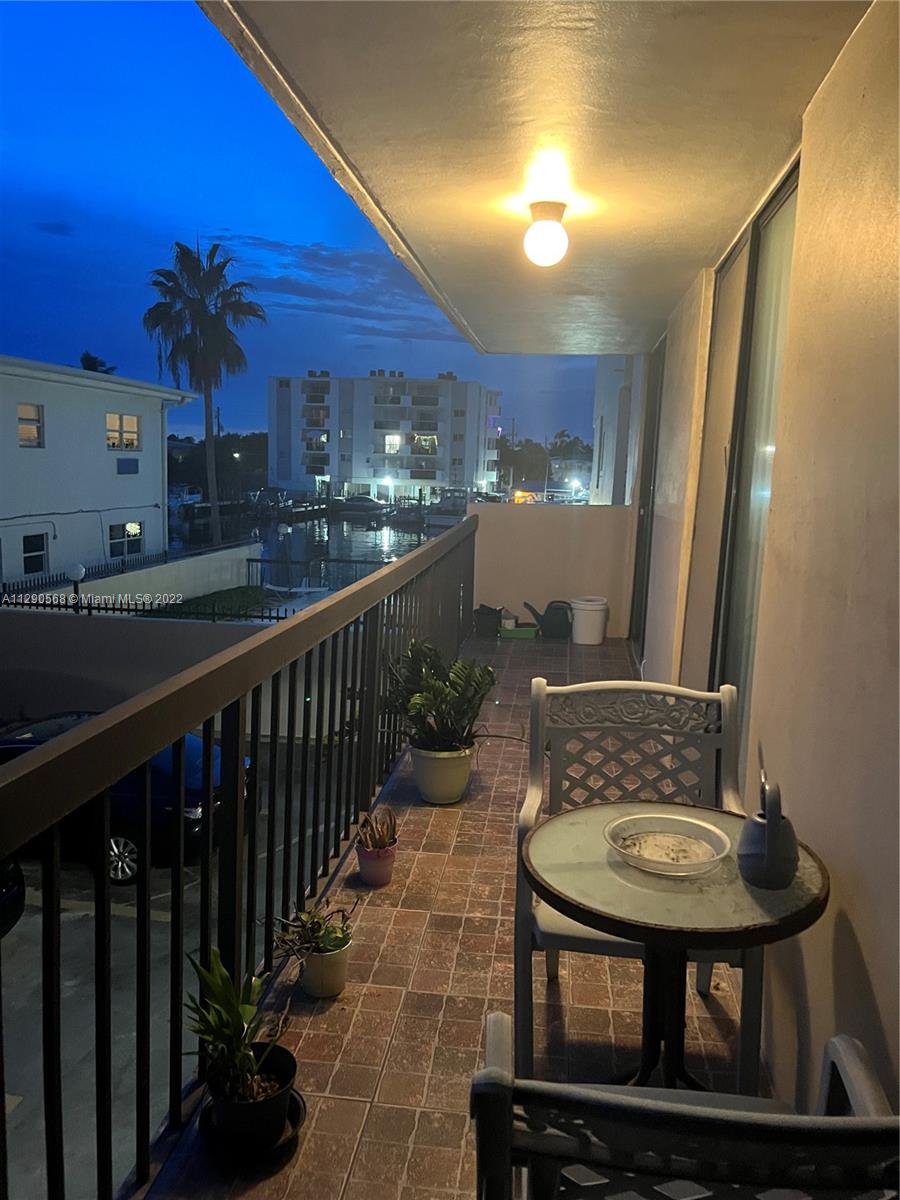 BYRON MARINA CONDO - Residential