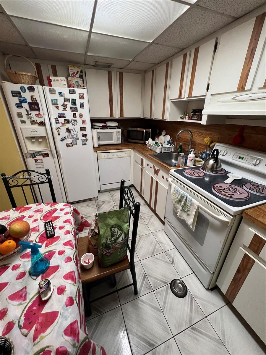 BYRON MARINA CONDO - Residential