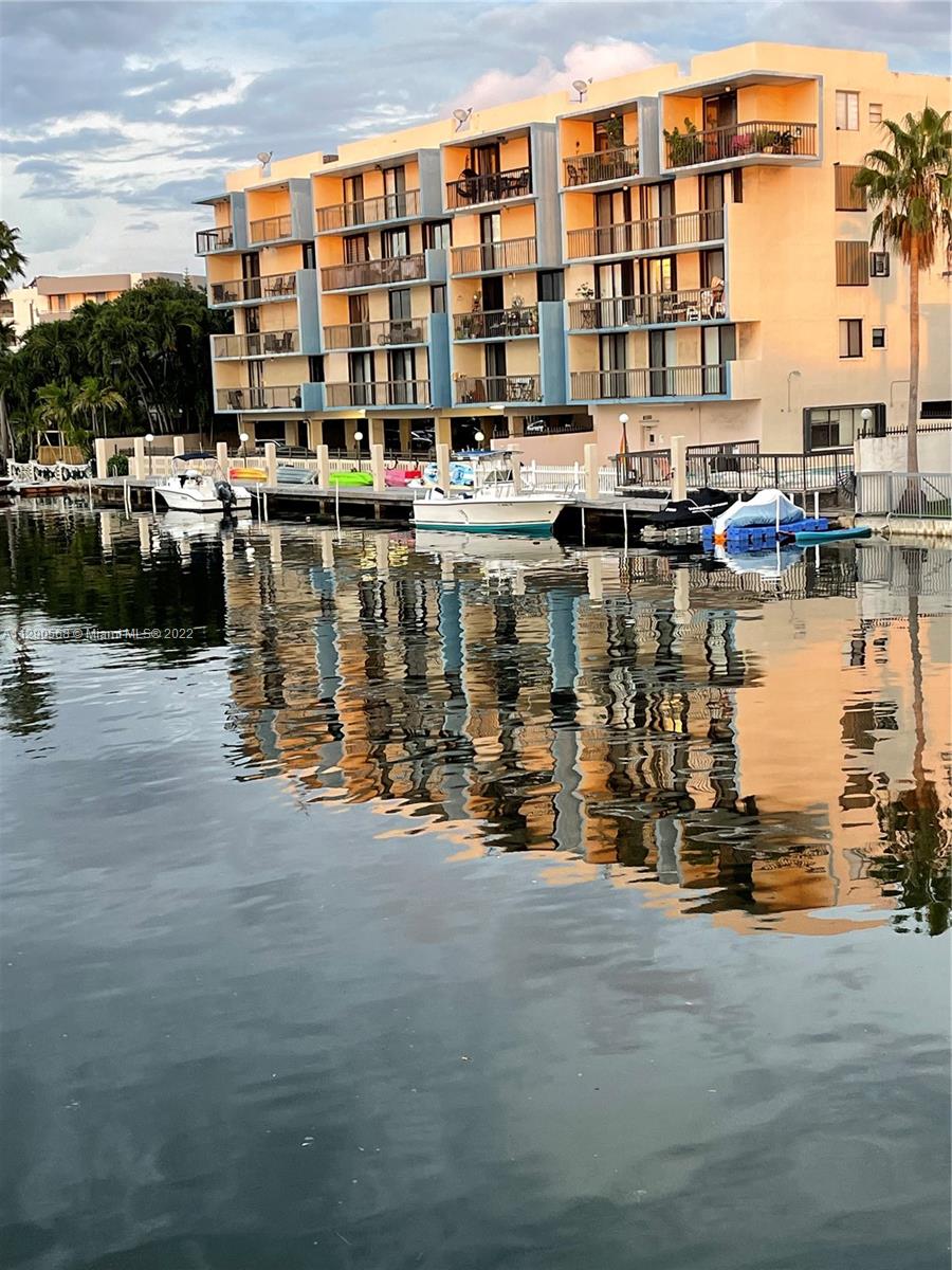BYRON MARINA CONDO - Residential