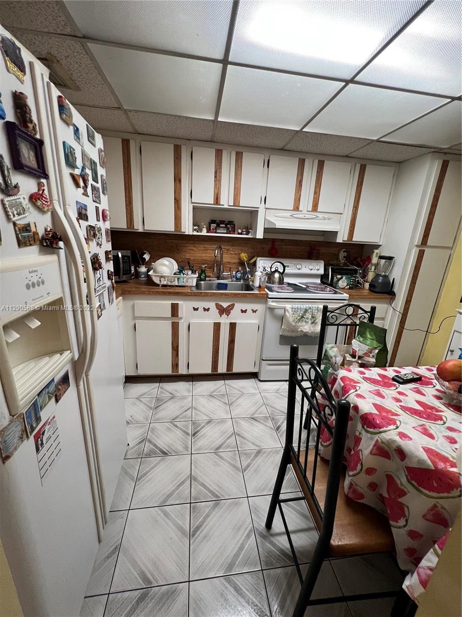 BYRON MARINA CONDO - Residential