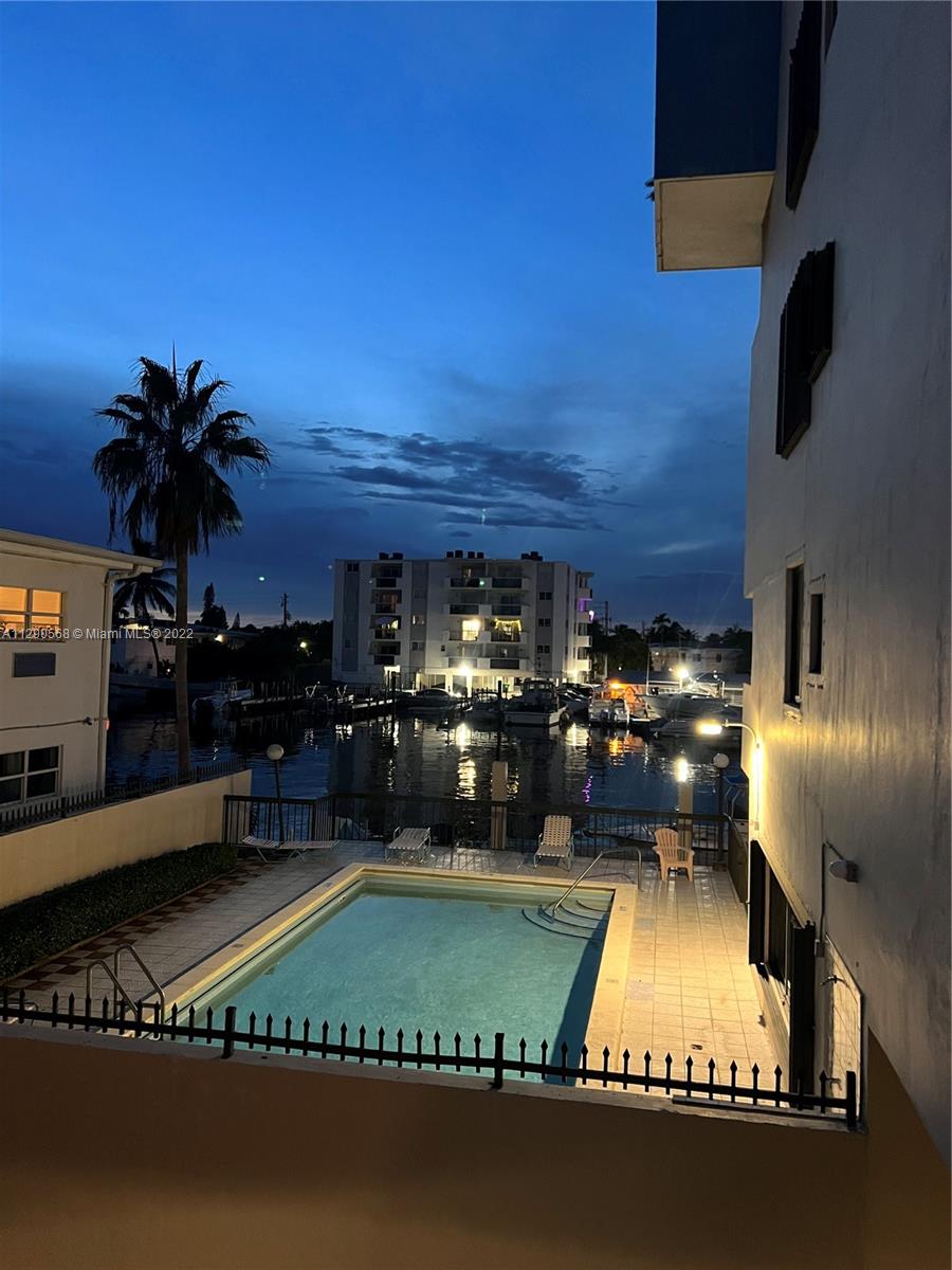 BYRON MARINA CONDO - Residential