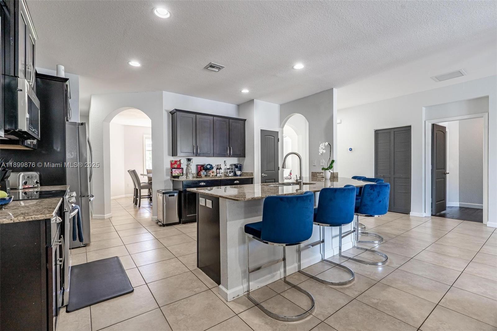 ESTATE MANSIONS 1ST ADDN - Residential