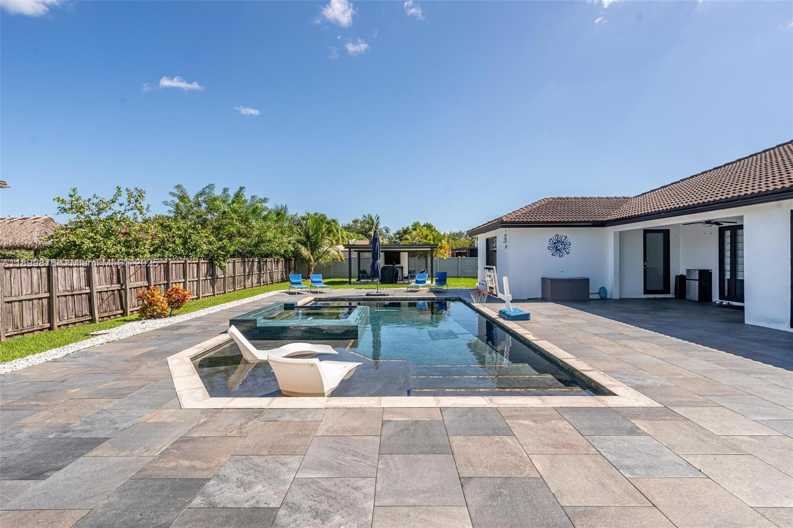 ESTATE MANSIONS 1ST ADDN - Residential