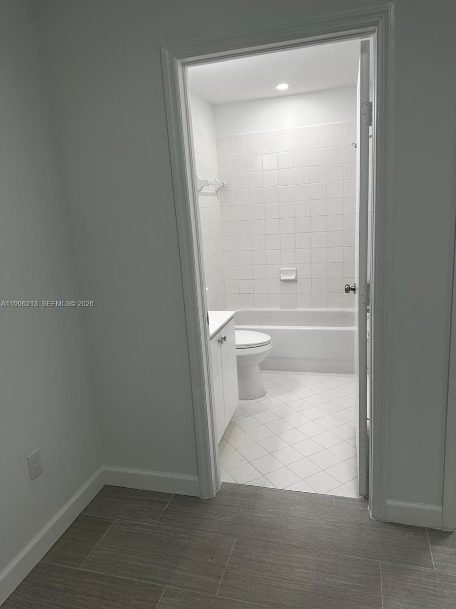 VENETIA GARDENS SOUTH CON - Residential Lease