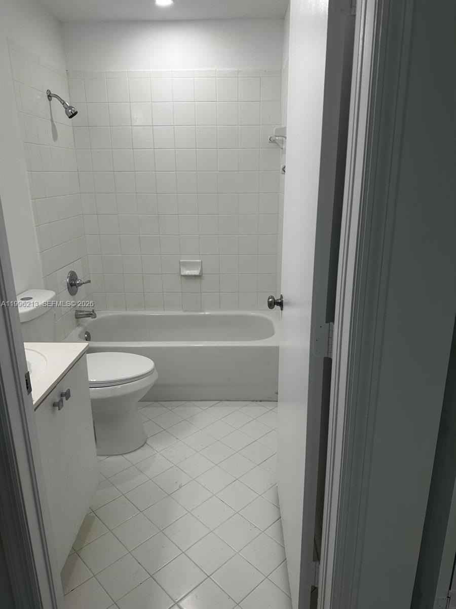 VENETIA GARDENS SOUTH CON - Residential Lease