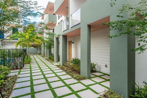 721 SW 11th Street B Miami FL 33129