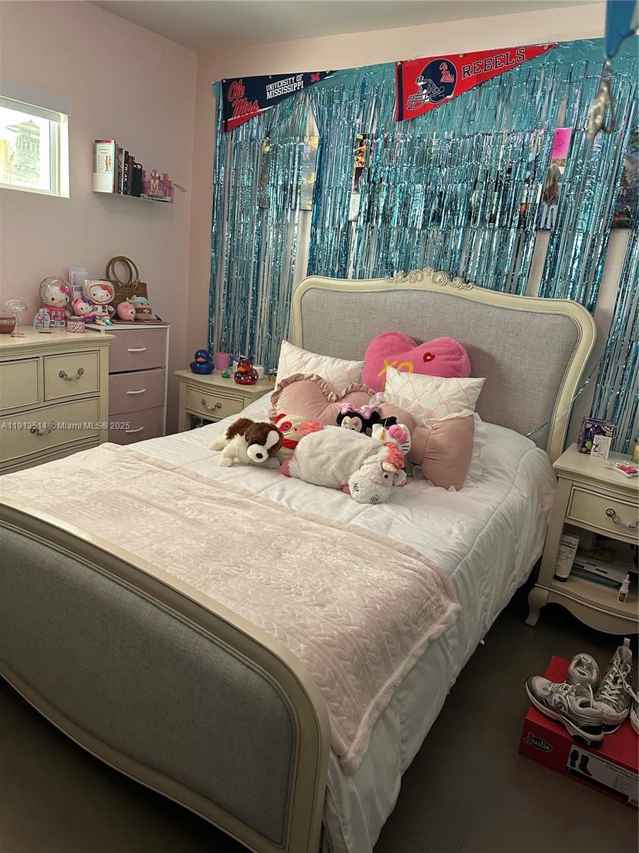 KILLIAN PINES 1ST ADDN - Residential