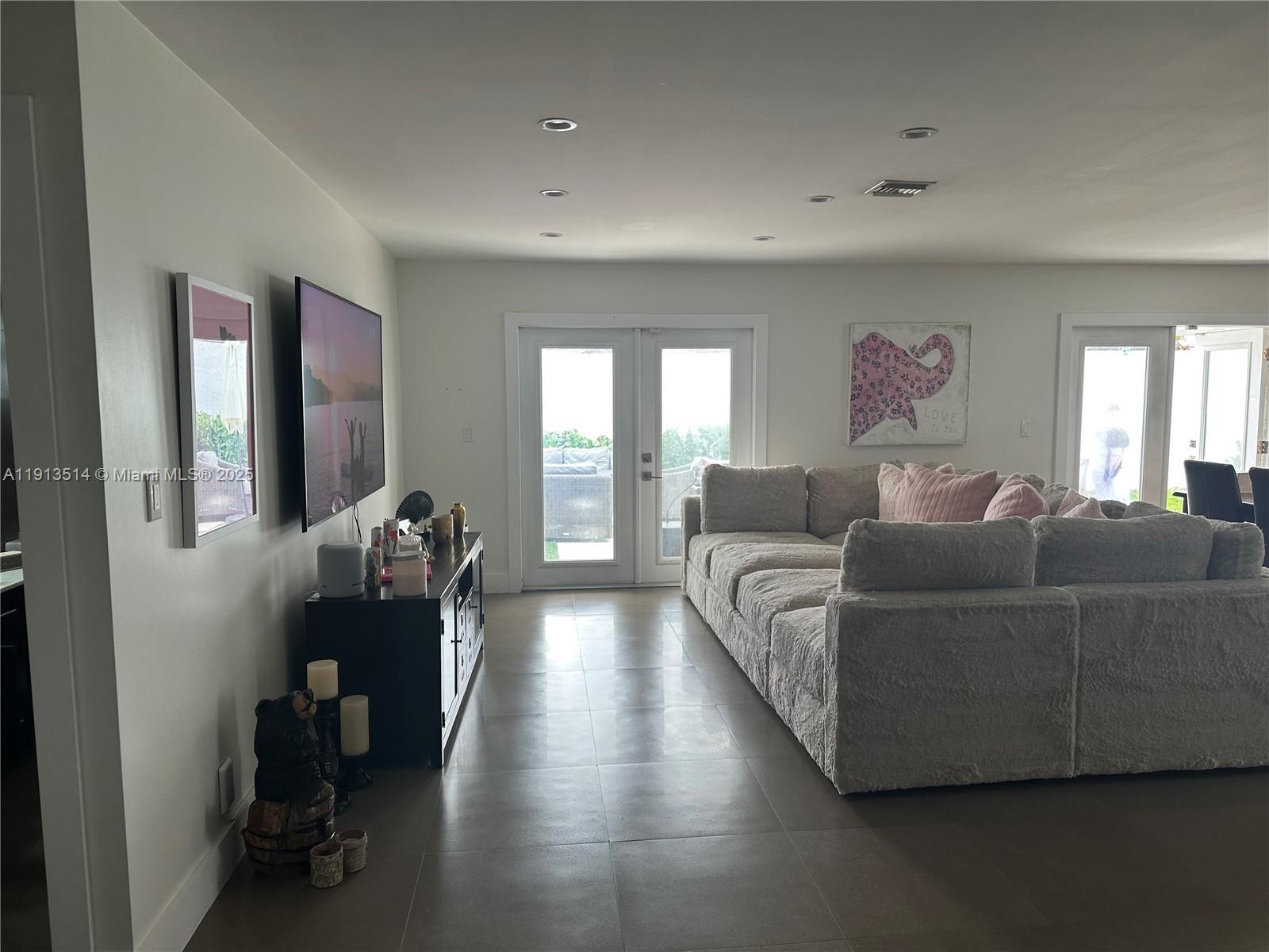 KILLIAN PINES 1ST ADDN - Residential