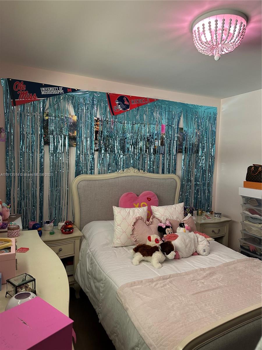 KILLIAN PINES 1ST ADDN - Residential