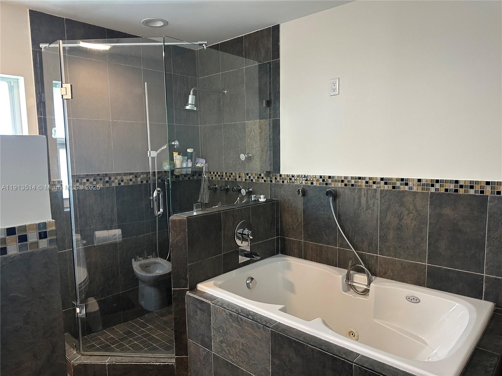 KILLIAN PINES 1ST ADDN - Residential